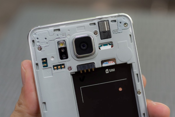 Cận cảnh smartphone đẹp nhất của Samsung tại Việt Nam