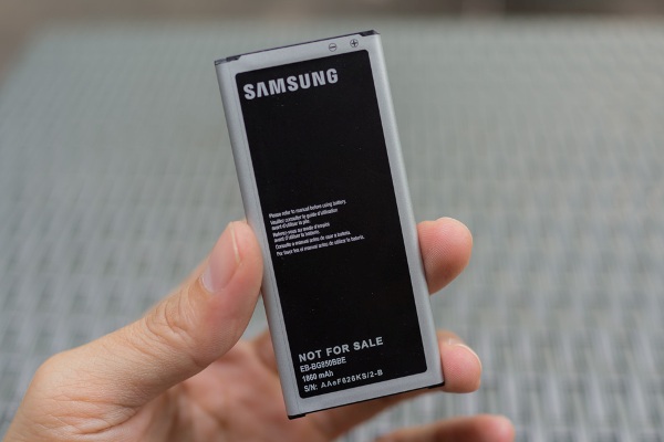 Cận cảnh smartphone đẹp nhất của Samsung tại Việt Nam