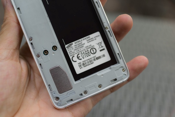 Cận cảnh smartphone đẹp nhất của Samsung tại Việt Nam