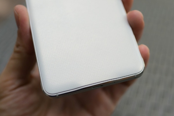 Cận cảnh smartphone đẹp nhất của Samsung tại Việt Nam