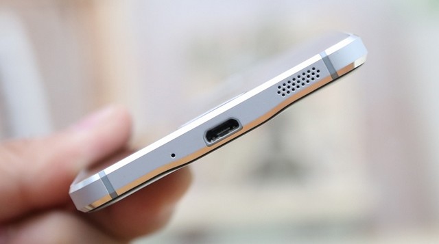 Trên tay Galaxy Alpha viền kim loại tại Thegioididong