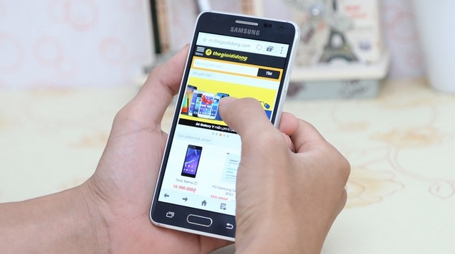 Trên tay Galaxy Alpha viền kim loại tại Thegioididong