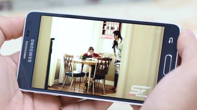 Trên tay Galaxy Alpha viền kim loại tại Thegioididong