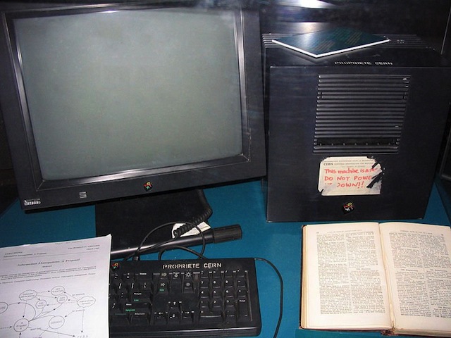 Vào lúc này, Steve Jobs vẫn còn chú tâm vào NeXT Software nhưng điều thú vị là một chiếc máy tính NeXT đã giúp Berners-Lee phát minh ra web, và lưu trữ các trang web đầu tiên