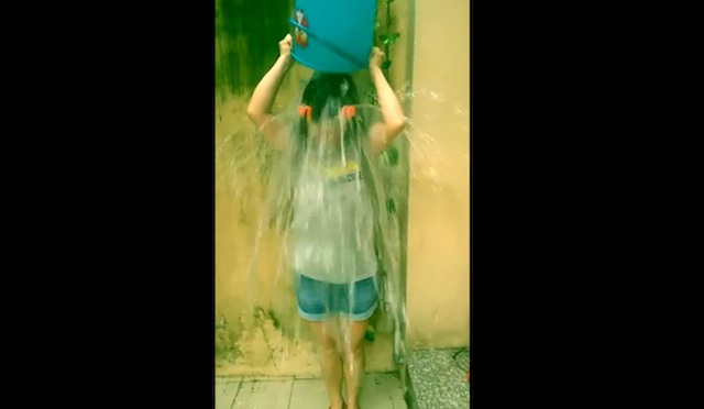 Chị Lê Ngọc Vy thực hiện thử thách