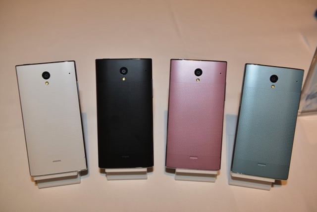 Aquos Crystal có bốn màu