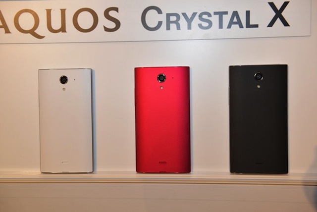 Aquos Crystal X có ba màu
