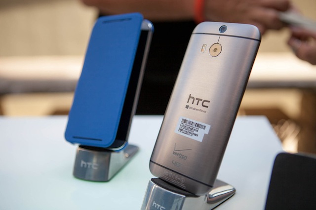 Loạt ảnh cận cảnh của HTC One M8 chạy Windows Phone