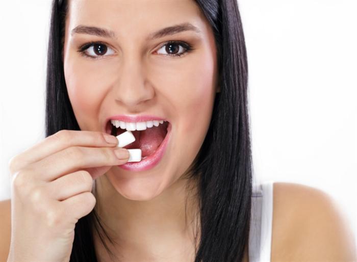 Chewing sugar-free gum helps reduce craving for food