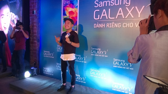 Buổi họp báo ra mắt Galaxy V ở Việt Nam