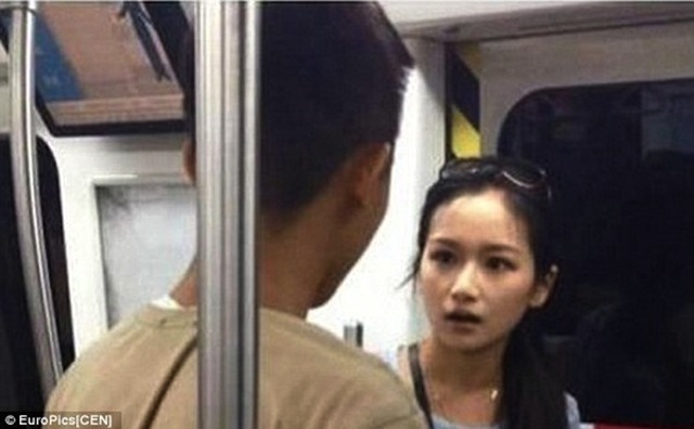 Cô gái trẻ và anh chàng người yêu