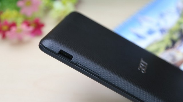 Trên tay tablet Acer hỗ trợ 3G có giá siêu rẻ