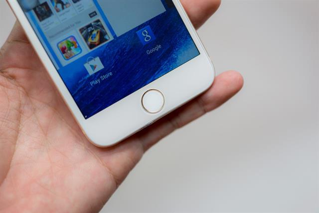 Nút home tương tự như iPhone 5S