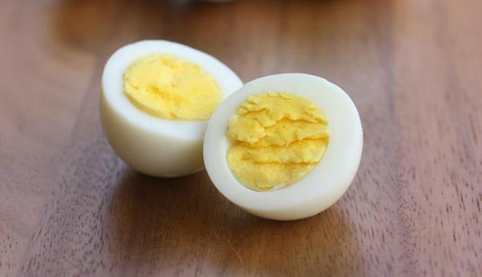 The entire protein content of eggs is contained in the egg white