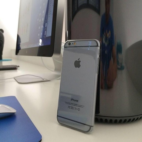 Ảnh trên tay iPhone 6 và thời gian ra mắt được ấn định