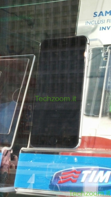 iPhone 6 trên kệ hàng