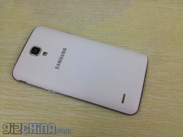 Thiết kế dựa theo ảnh rò rỉ của hàng thật