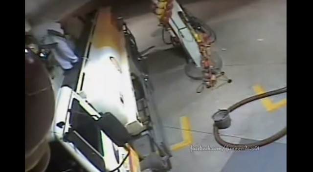 Người thanh niên bị biến thành đuốc sống