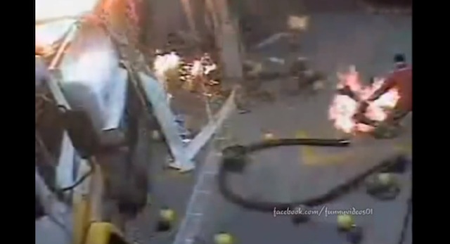 Người thanh niên bị biến thành đuốc sống