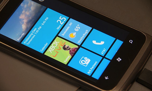 Giao diện Live Tiles của Windows Phone