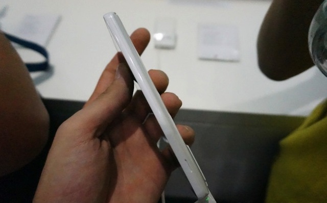 Một số hình ảnh của LG L Bello: