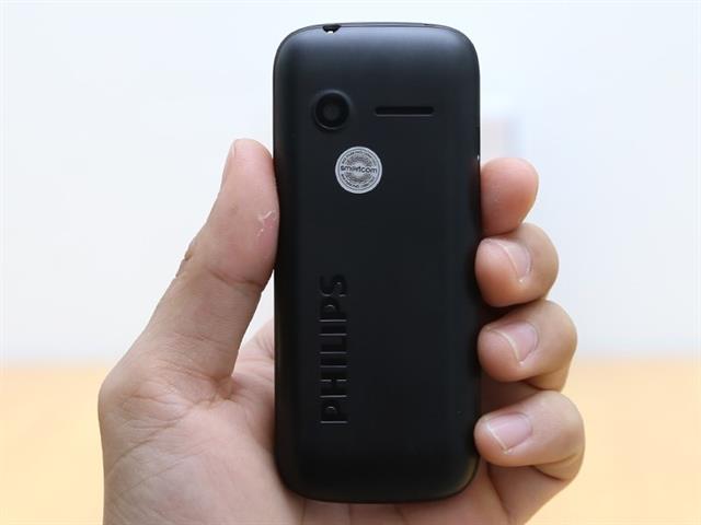 Máy chỉ được bán ra duy nhất một màu đen mà thôi