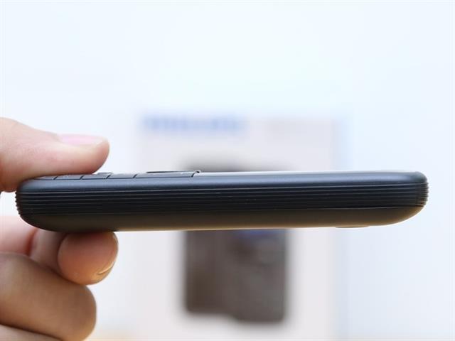 Cạnh phải không được bố trí gì cả