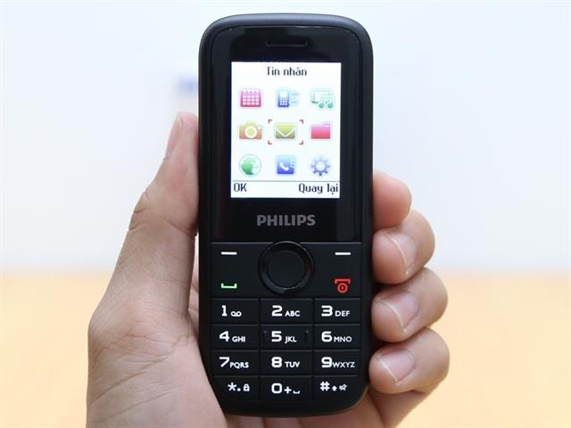 Máy được trang bị màn hình 1.77 inch (128 x 160 pixels)