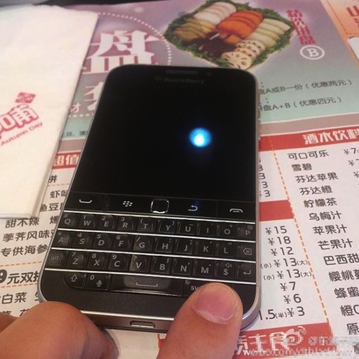 Ảnh thực tế của BlackBerry Classic