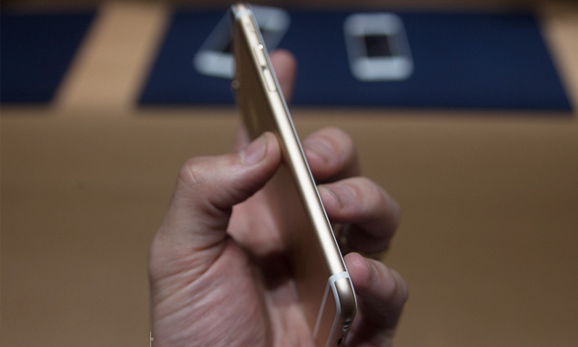 Mặt bên iPhone 6