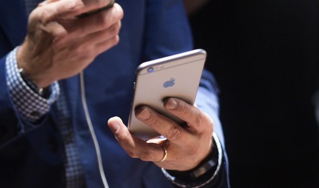 Kích thước khá lớn khi cầm trên tay