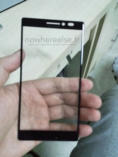 Ảnh rò rỉ smartphone mới của Microsoft