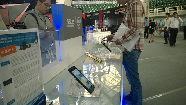 Dòng Zenfone đình đám 