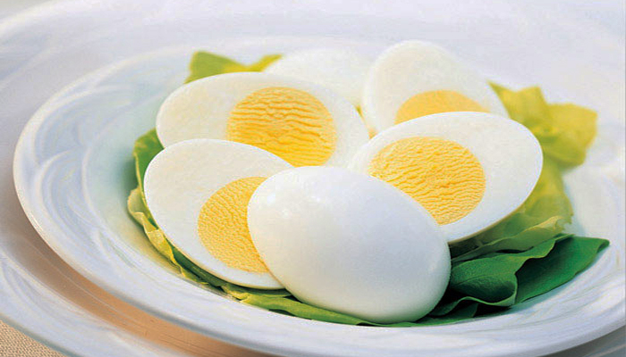 If you have trouble sleeping, have a light meal with boiled eggs