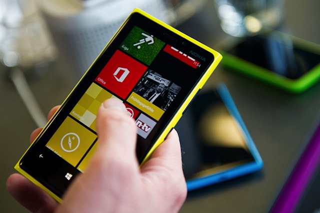 Smartphone Windows Phone sẽ rẻ hơn nữa