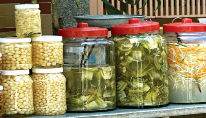 Rượu c&ograve;n gi&uacute;p bảo quản dưa chua