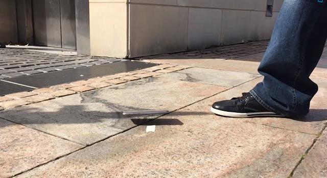 iPhone 6 và iPhone 6 Plus thả rơi theo hướng mặt lưng