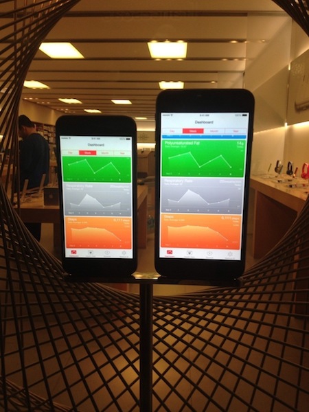 Bộ đôi iPhone mới đang được bày bán