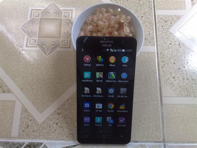 Dùng thử Blinq Launcher, mộc mạc và mượt mà