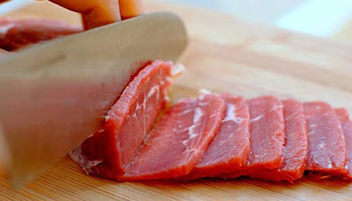 D&ugrave;ng tủ lạnh c&ograve;n gi&uacute;p gia vị thấm v&agrave;o thịt l&agrave;m ngon hơn