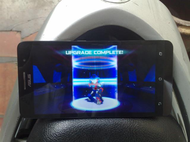 Rovio tung Trailer chính thức giới thiệu Angry Birds Transformers