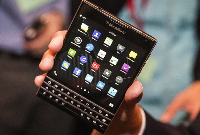 200 nghìn chiếc BlackBerry Passport hết veo khi vừa mở bán