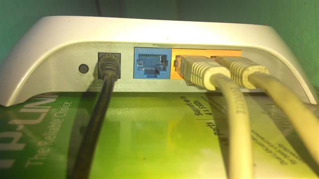 Do vị trí 2 điểm đứt gần nhau, đơn vị đang gấp rút sửa chữa nên phải đến ngày 3/10 tuyến cáp quang biển AAG mới được khôi phục