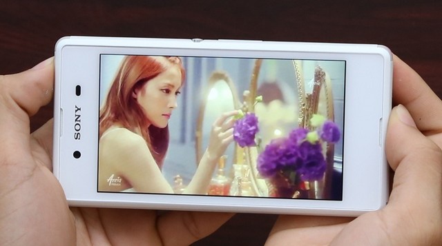 Cận cảnh Xperia E3 dùng chip Qualcomm 4 nhân tại Thegioididong