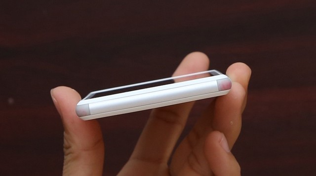 Cận cảnh Xperia E3 dùng chip Qualcomm 4 nhân tại Thegioididong