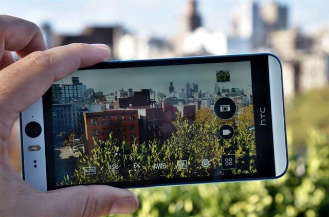 HTC Disre Eye có thêm 2 ứng dụng hỗ trợ chụp ảnh mới: Eye Experience và Zoe