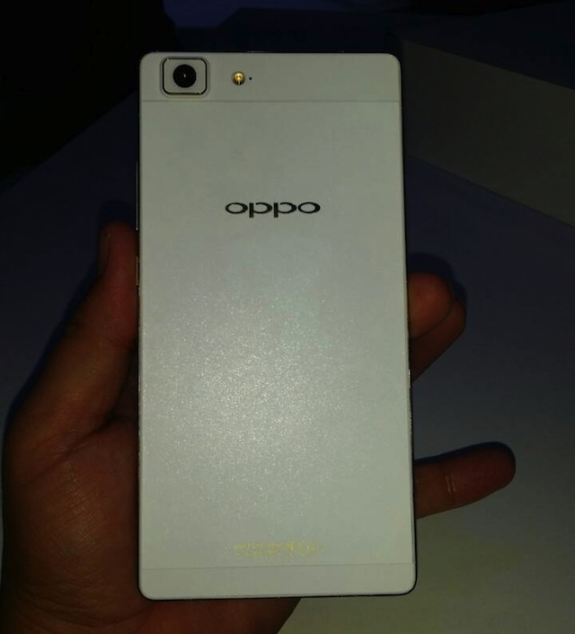 Loạt ảnh cận cảnh của Oppo R5