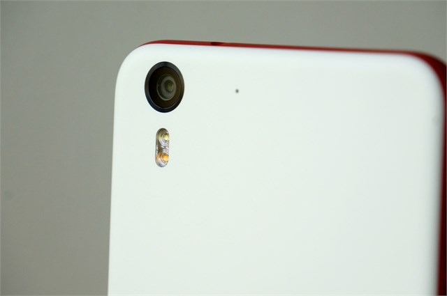 HTC Desire Eye HTC Desire Eye