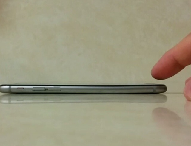 Chiếc iPhone 6 bị cong của Dan Seifert