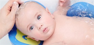 Có nên cho trẻ sơ sinh dùng sữa tắm không?